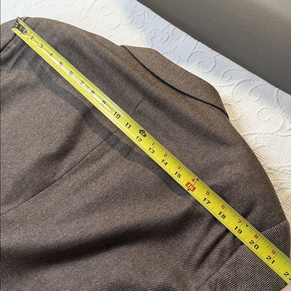 Armani Collezioni Silk Cashmere Blazer. 46L - Picture 15 of 16